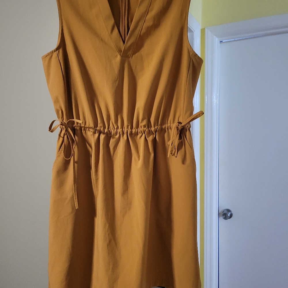 Women's Cavin Klein cute comfortable summer dress with pockets size 12